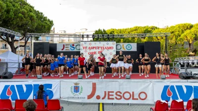 Prove generali sul palco di Jesolo — Majorettes Onda Azzurra, Jesolo